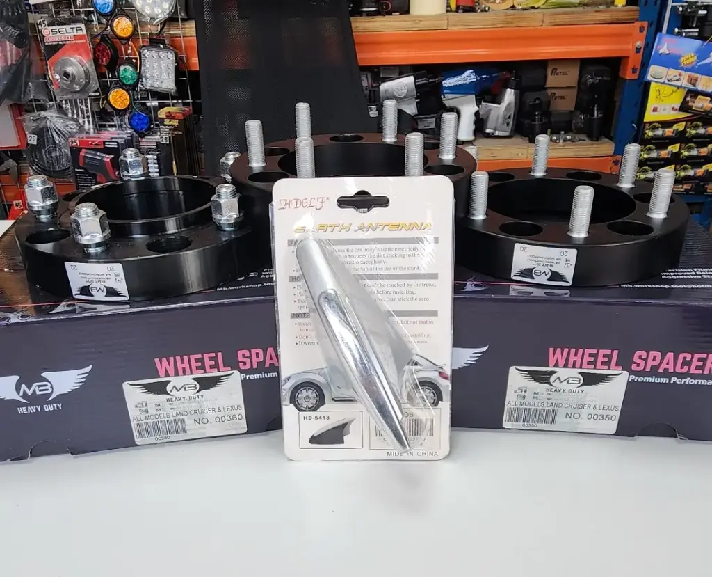 erath antenna silver and chrome