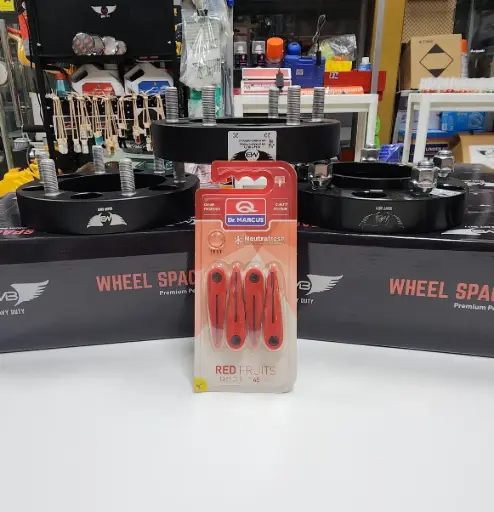 معطر جو للسيارة برائحة الفواكه الحمراء دكتور ماركوس 4قطع